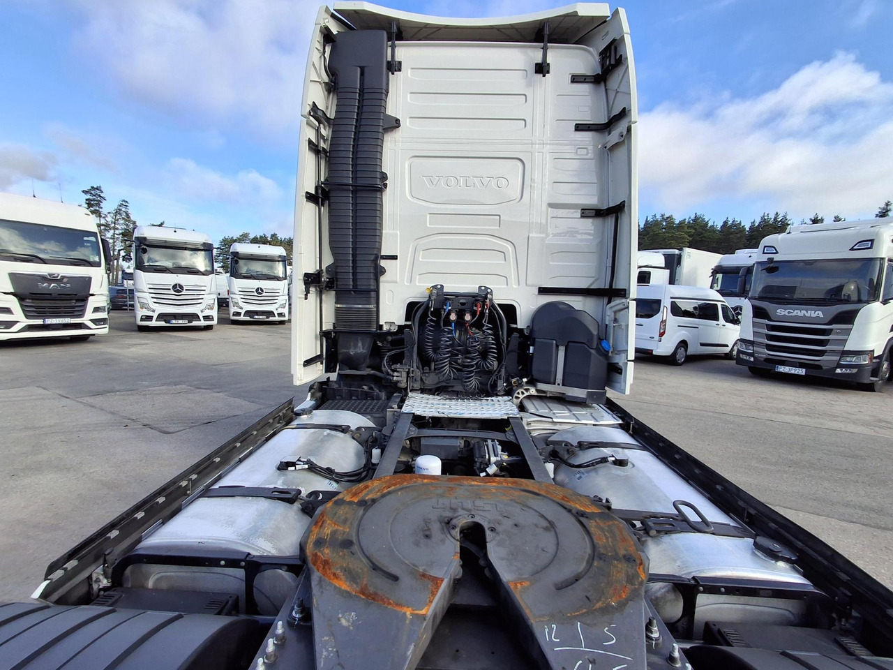 2023 Volvo FH 500 Globetrotter XL Side Skirts - Cabeza tractora: foto 4 2023 Volvo FH 500 Globetrotter XL Side Skirts - Cabeza tractora: foto 4