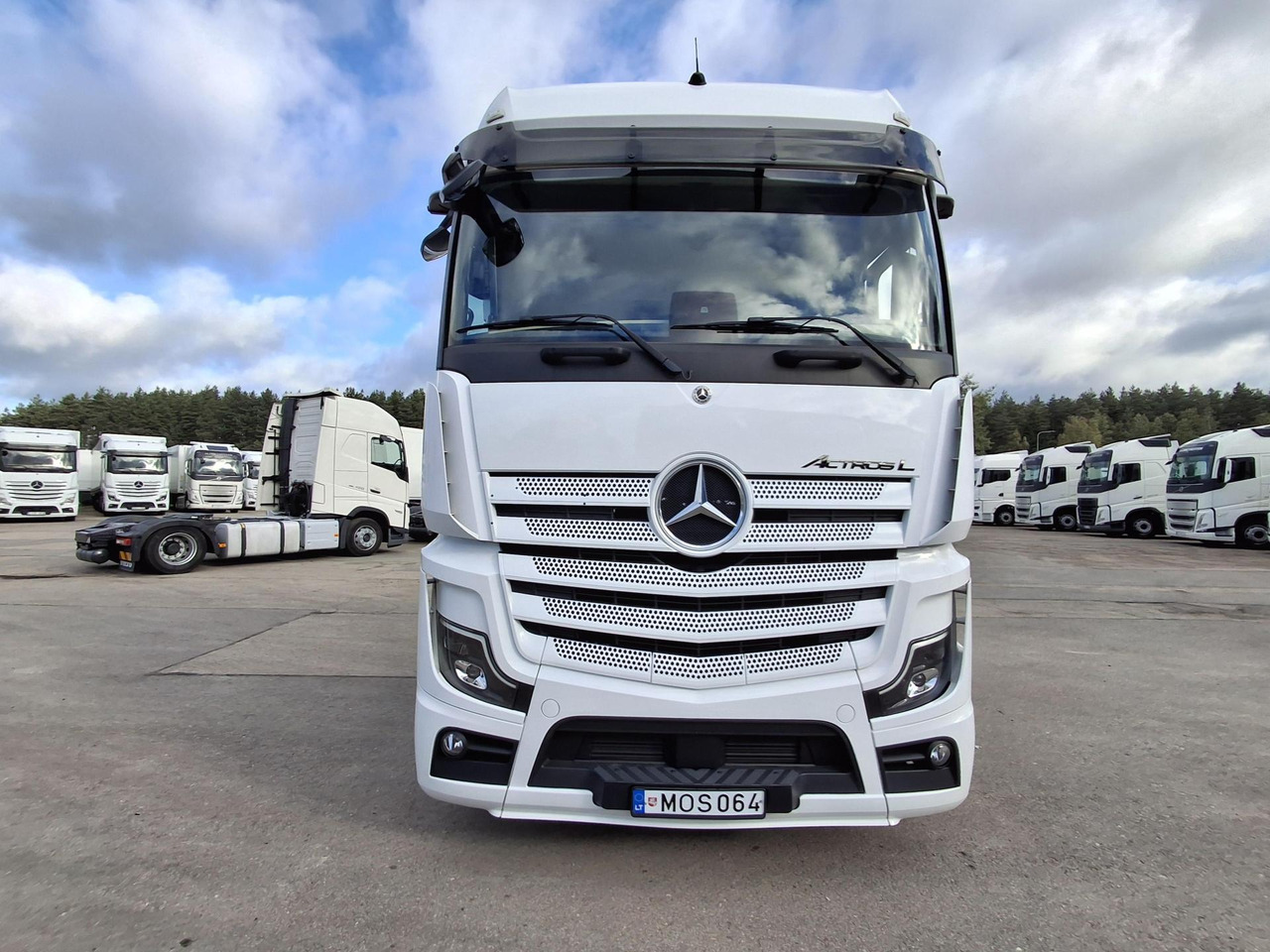 2023 Mercedes-Benz Actros 5 1845 BigSpace - Otros maquinaria: foto 1 2023 Mercedes-Benz Actros 5 1845 BigSpace - Otros maquinaria: foto 1