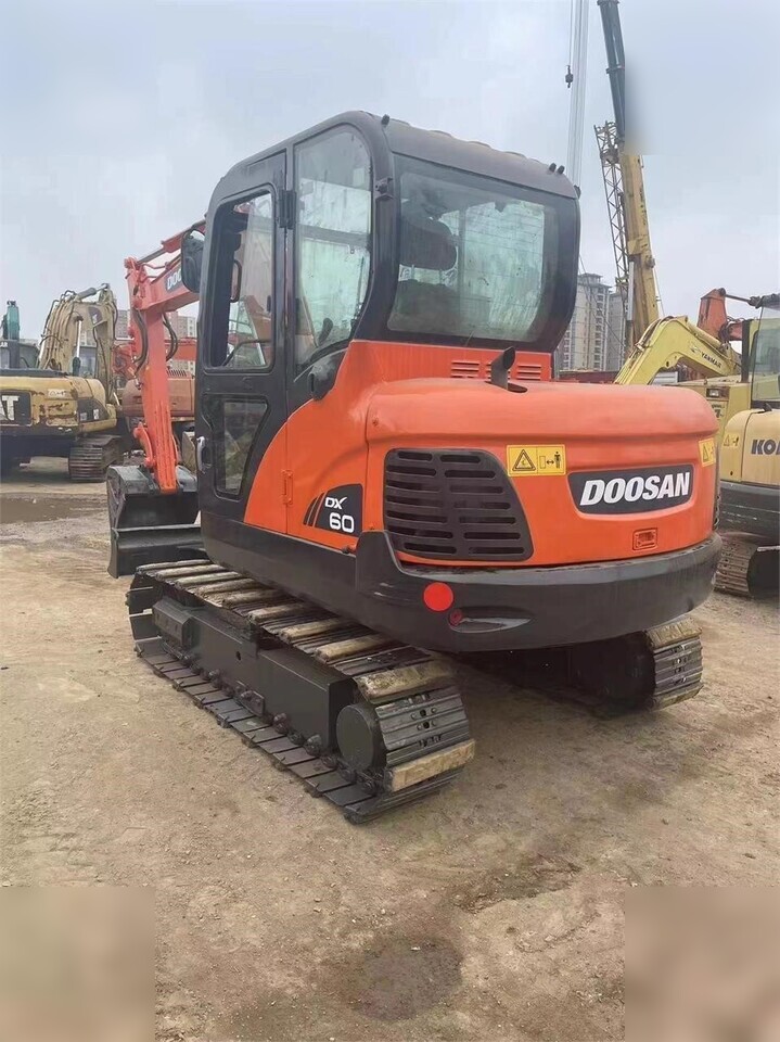 DOOSAN DX60 - Excavadora de cadenas: foto 5 DOOSAN DX60 - Excavadora de cadenas: foto 5