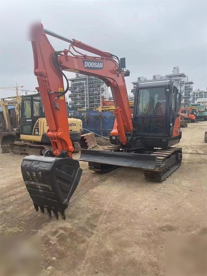 DOOSAN DX60 - Excavadora de cadenas: foto 1 DOOSAN DX60 - Excavadora de cadenas: foto 1