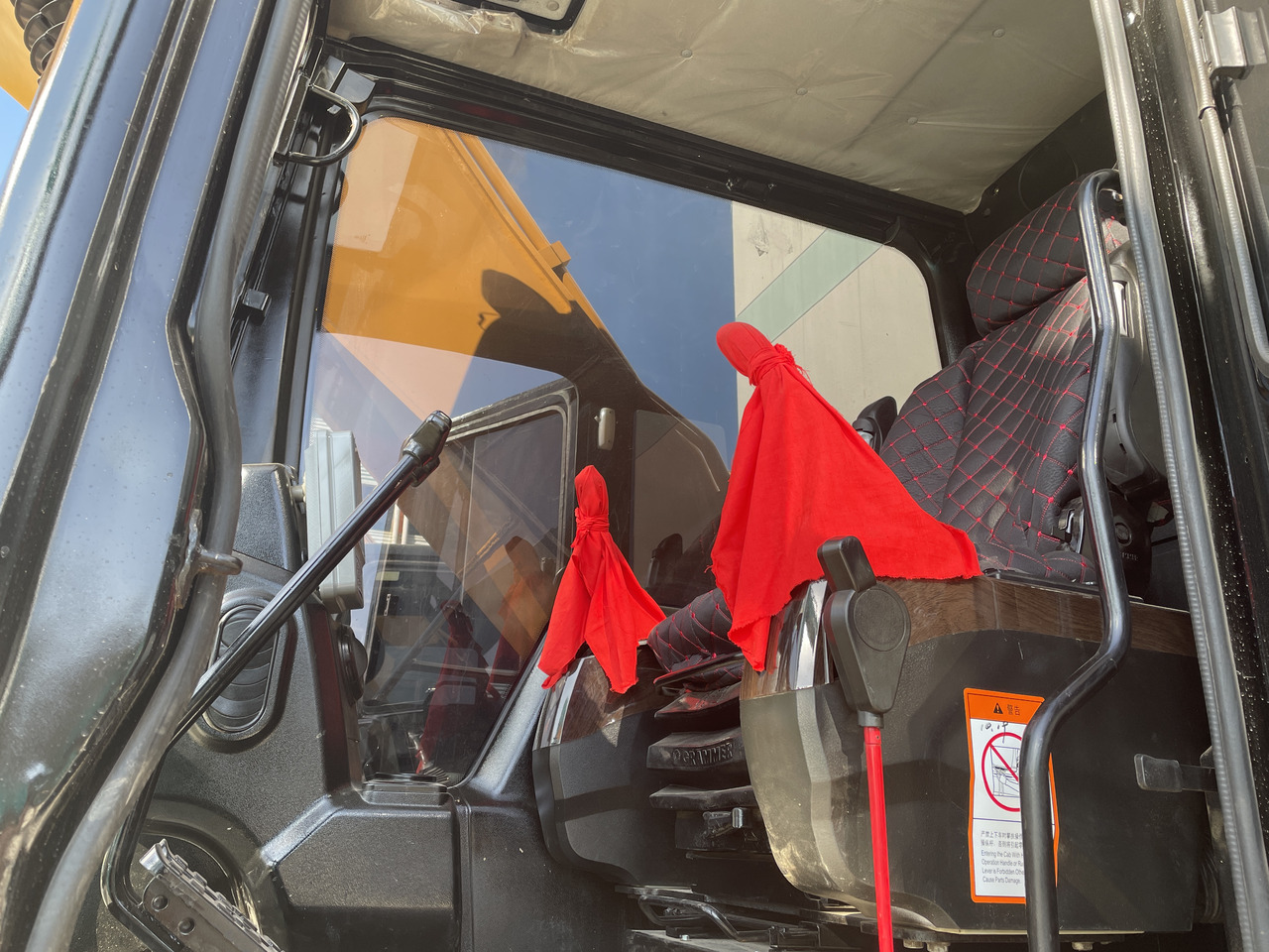 SANY SY215C - Excavadora de cadenas: foto 5 SANY SY215C - Excavadora de cadenas: foto 5