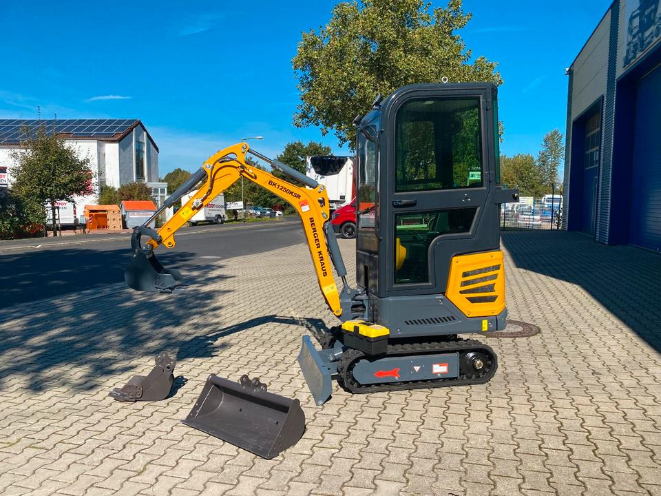 Minibagger BK1250KSR inkl. Schaufelpaket *INKL.19% MWST*KUBOTA*SCHWENKARM*VERSTELLFAHRW*SOFORT!* - Miniexcavadora: foto 3 Minibagger BK1250KSR inkl. Schaufelpaket *INKL.19% MWST*KUBOTA*SCHWENKARM*VERSTELLFAHRW*SOFORT!* - Miniexcavadora: foto 3