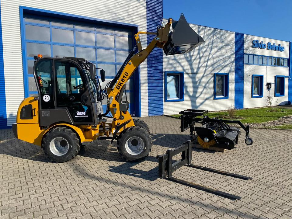 Radlader/Hoflader BK810 inkl. Kehrmaschinenpaket *INKL.19% MWST*BERGER KRAUS* KUBOTA*EURO*CE* - Cargadora articulada: foto 2 Radlader/Hoflader BK810 inkl. Kehrmaschinenpaket *INKL.19% MWST*BERGER KRAUS* KUBOTA*EURO*CE* - Cargadora articulada: foto 2
