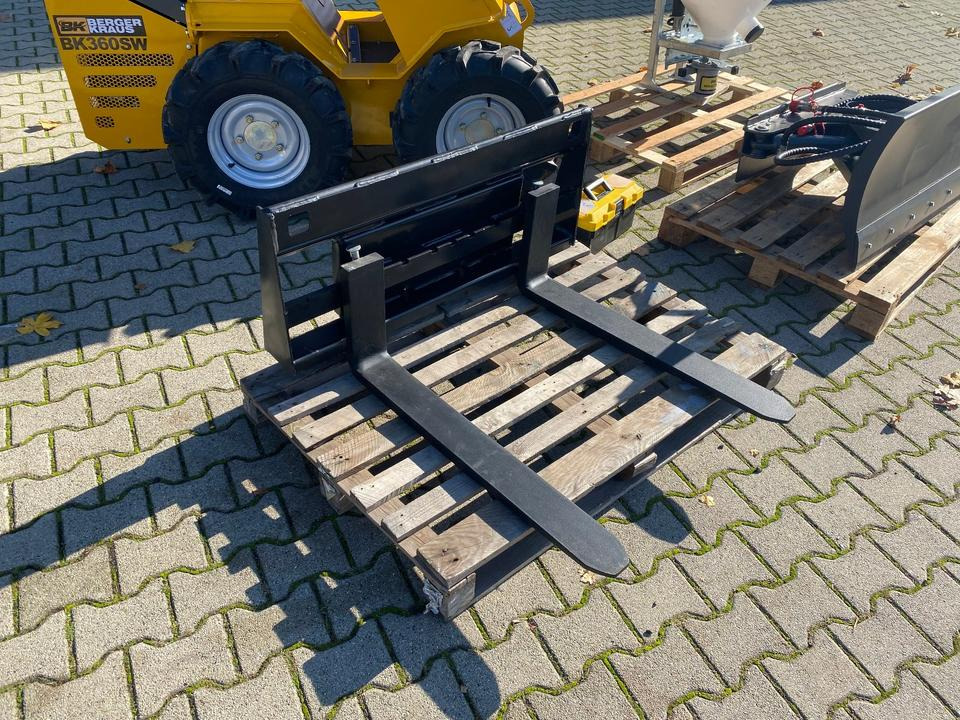 Radlader/Mini-Radlader BK360SW inkl. Winter-Komplettpaket *INKL.19% MWST*BERGER KRAUS*B&S MOTOR*SOFORT!* - Cargadora articulada: foto 4 Radlader/Mini-Radlader BK360SW inkl. Winter-Komplettpaket *INKL.19% MWST*BERGER KRAUS*B&S MOTOR*SOFORT!* - Cargadora articulada: foto 4