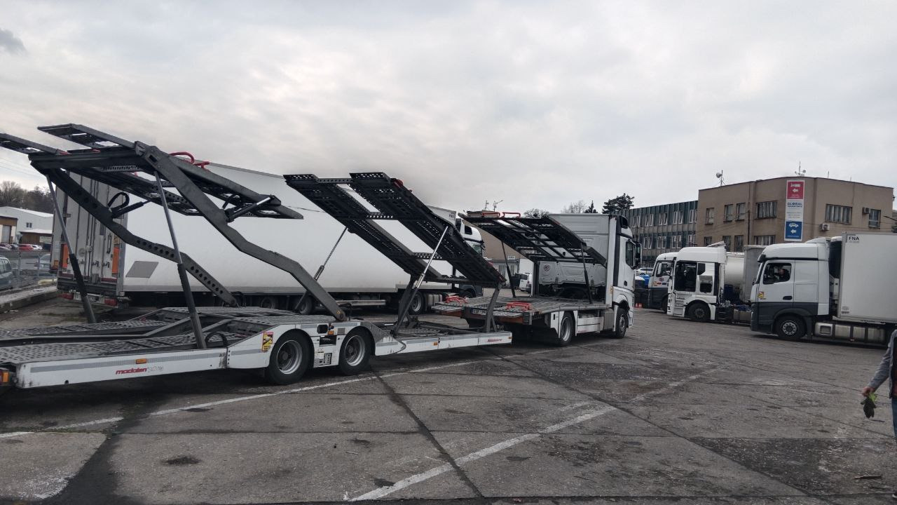 MERCEDES-BENZ actros - Camión portavehículos: foto 3 MERCEDES-BENZ actros - Camión portavehículos: foto 3