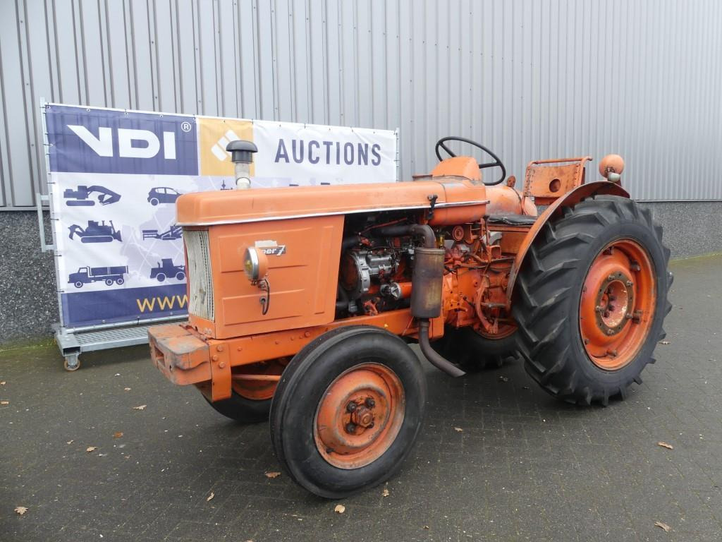 Renault Super 7 Vineyard - Tractor: foto 1 Renault Super 7 Vineyard - Tractor: foto 1