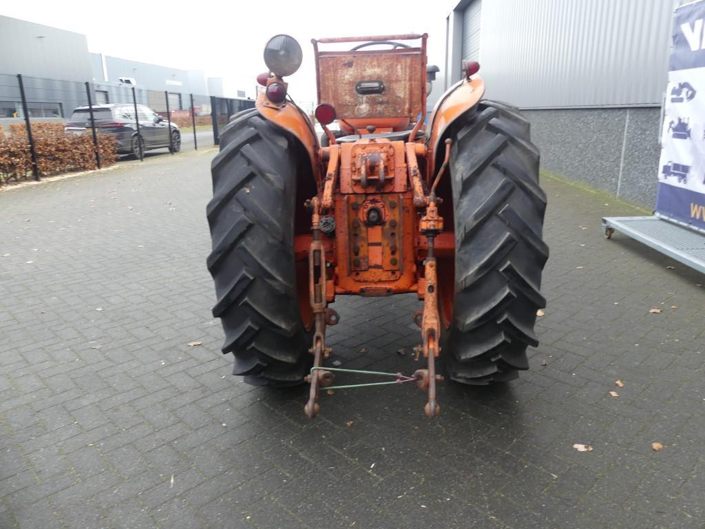 Renault Super 7 Vineyard - Tractor: foto 4 Renault Super 7 Vineyard - Tractor: foto 4