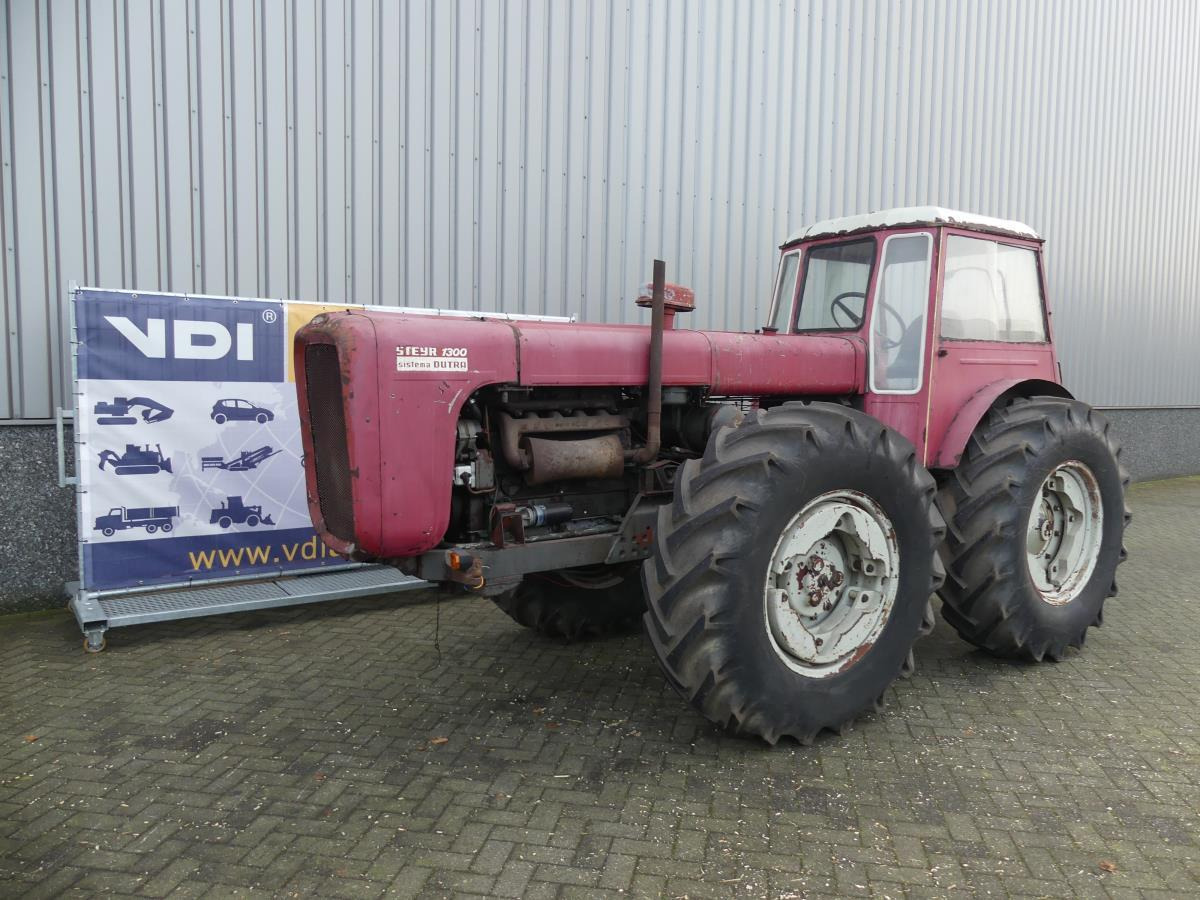 Steyr Dutra 1300 4WD - Tractor: foto 1 Steyr Dutra 1300 4WD - Tractor: foto 1