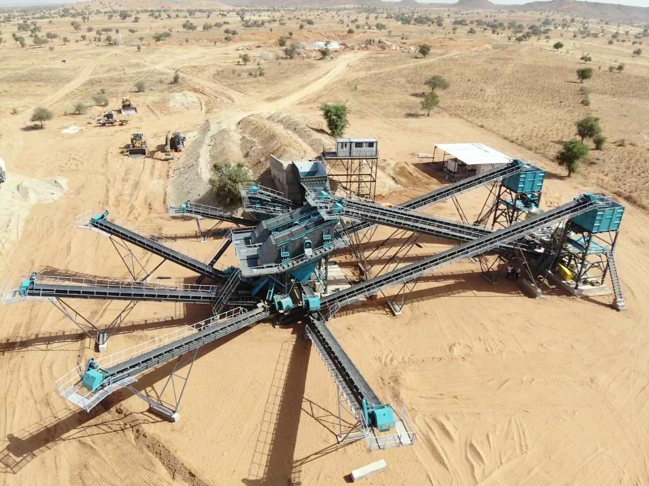 Constmach Stationary Stone Crushing and Screening Plant 50 to 1,000 TPH - Machacadora: foto 5 Constmach Stationary Stone Crushing and Screening Plant 50 to 1,000 TPH - Machacadora: foto 5