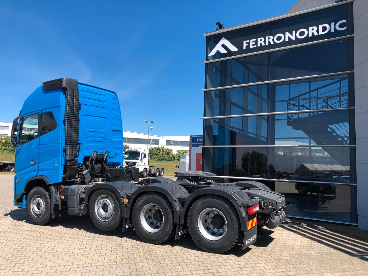Volvo FH16 750 XL 8x4 Tridem*100T*Kriechgänge*Retarder Volvo FH16 750 XL 8x4 Tridem*100T*Kriechgänge*Retarder - Cabeza tractora: foto 4 Volvo FH16 750 XL 8x4 Tridem*100T*Kriechgänge*Retarder Volvo FH16 750 XL 8x4 Tridem*100T*Kriechgänge*Retarder - Cabeza tractora: foto 4
