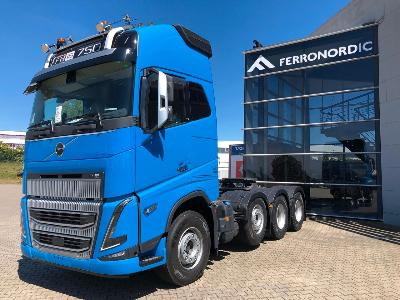 Volvo FH16 750 XL 8x4 Tridem*100T*Kriechgänge*Retarder Volvo FH16 750 XL 8x4 Tridem*100T*Kriechgänge*Retarder - Cabeza tractora: foto 3 Volvo FH16 750 XL 8x4 Tridem*100T*Kriechgänge*Retarder Volvo FH16 750 XL 8x4 Tridem*100T*Kriechgänge*Retarder - Cabeza tractora: foto 3