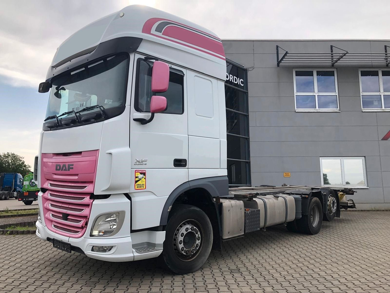 DAF XF460SSC Lenk/Lift*LBW*Standkl*Mega*NeueKuppl. - Camión portacontenedore/ Intercambiable: foto 3 DAF XF460SSC Lenk/Lift*LBW*Standkl*Mega*NeueKuppl. - Camión portacontenedore/ Intercambiable: foto 3
