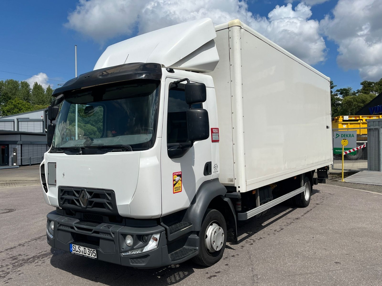Renault D7.5 210 Kofferaufbau mit LBW - Furgoneta caja cerrada: foto 1 Renault D7.5 210 Kofferaufbau mit LBW - Furgoneta caja cerrada: foto 1