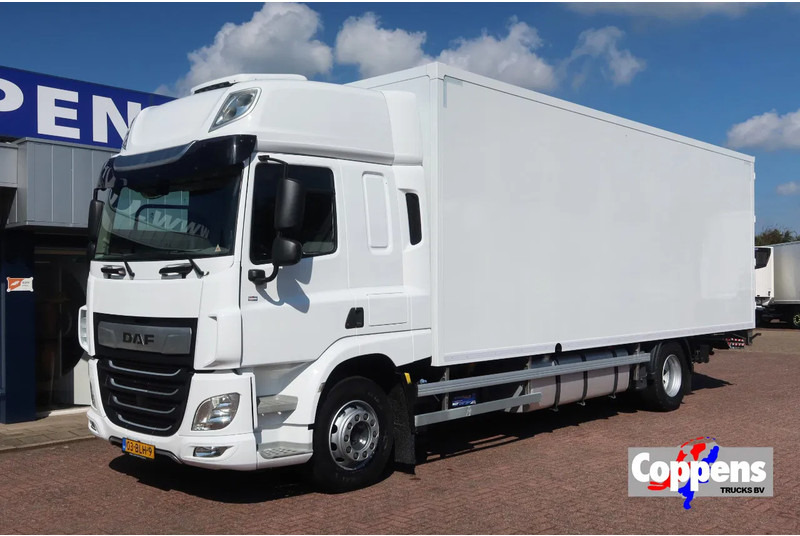 DAF CF 410 Bak+Klep Dhollandia 2.000 kg Slaapcabine - Camión caja cerrada: foto 1 DAF CF 410 Bak+Klep Dhollandia 2.000 kg Slaapcabine - Camión caja cerrada: foto 1
