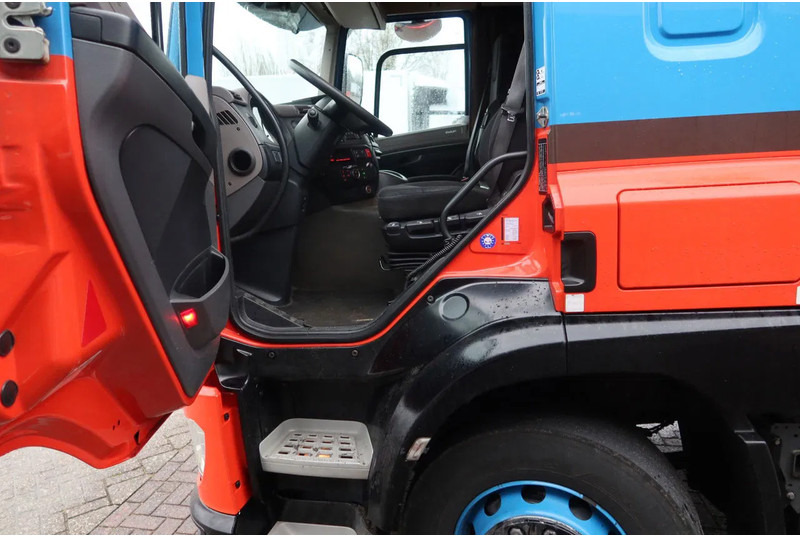 DAF CF 410 Bakwagen + Trailer 2x DHollandia 2000kg 5 stuks in voorraad!! - Camión caja cerrada: foto 5 DAF CF 410 Bakwagen + Trailer 2x DHollandia 2000kg 5 stuks in voorraad!! - Camión caja cerrada: foto 5