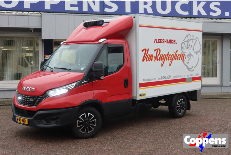 Iveco 35S 180 35 S 180 Hi-Matic - Furgoneta frigorifica: foto 1 Iveco 35S 180 35 S 180 Hi-Matic - Furgoneta frigorifica: foto 1