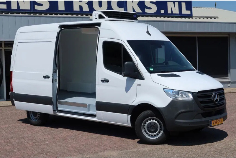 Mercedes-Benz Sprinter 315 CDI Koel/Vries/Verwarmen Carrier Xarios 350 + 220 volt nachtaansluiting - Furgoneta frigorifica: foto 2 Mercedes-Benz Sprinter 315 CDI Koel/Vries/Verwarmen Carrier Xarios 350 + 220 volt nachtaansluiting - Furgoneta frigorifica: foto 2