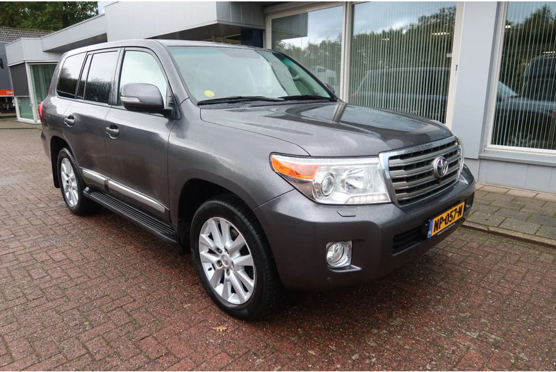 Toyota Land Cruiser V8 200 V8. 4.5D Executive. 7 Persoons. Luchtvering. Marge voertuig - Coche: foto 2 Toyota Land Cruiser V8 200 V8. 4.5D Executive. 7 Persoons. Luchtvering. Marge voertuig - Coche: foto 2