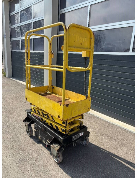 Boss 4,55m Arbeitsbühne Personenlift, BJ 2009 - Plataforma de tijeras: foto 2 Boss 4,55m Arbeitsbühne Personenlift, BJ 2009 - Plataforma de tijeras: foto 2