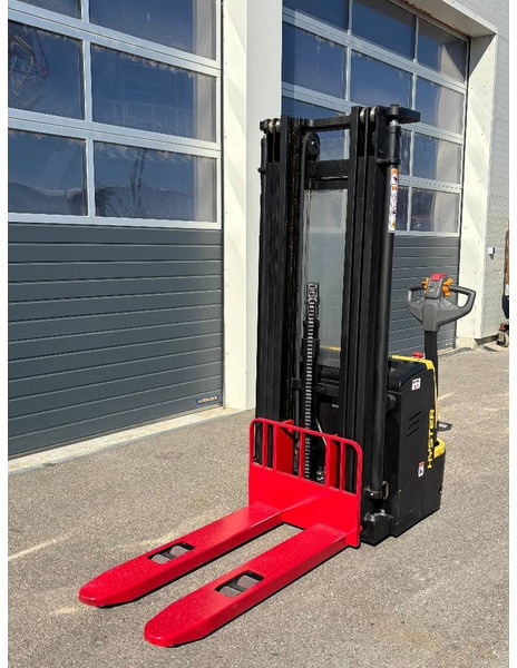 Hyster S1.5UT Hochhubwagen 4500mm - Apilador: foto 5 Hyster S1.5UT Hochhubwagen 4500mm - Apilador: foto 5