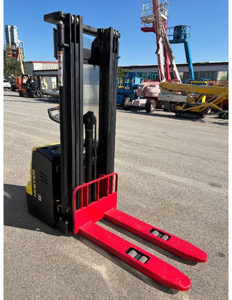 Hyster S1.5UT Hochhubwagen 4500mm - Apilador: foto 4 Hyster S1.5UT Hochhubwagen 4500mm - Apilador: foto 4