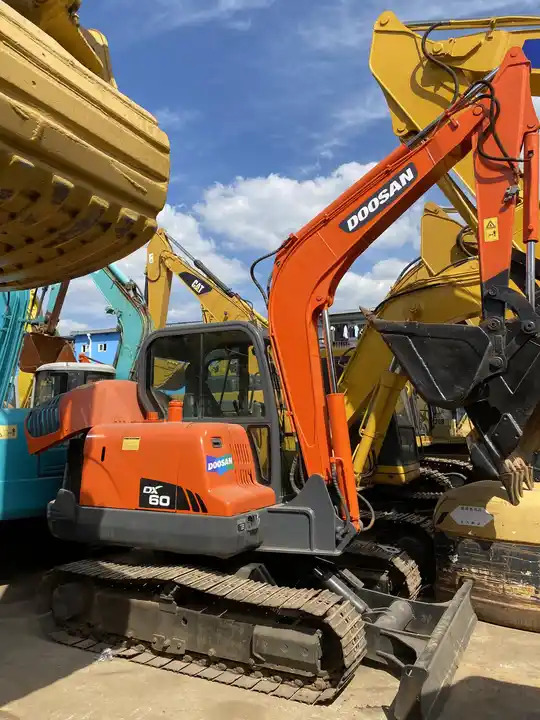 6tons doosan excavator used dx60 dh60 dx55 dh55 mini excavator free shipping - Excavadora de cadenas: foto 5 6tons doosan excavator used dx60 dh60 dx55 dh55 mini excavator free shipping - Excavadora de cadenas: foto 5
