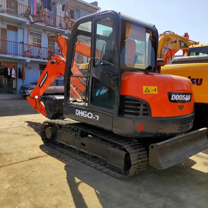 Awesome Performance Korea Imported Small Scale Used Doosan Dh60 Excavator in Shanghai - Excavadora de cadenas: foto 1 Awesome Performance Korea Imported Small Scale Used Doosan Dh60 Excavator in Shanghai - Excavadora de cadenas: foto 1