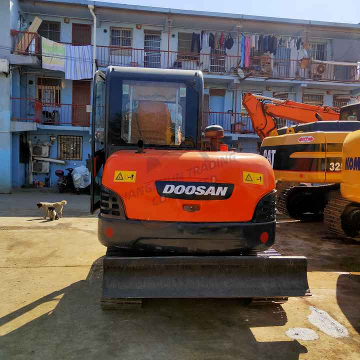 Awesome Performance Korea Imported Small Scale Used Doosan Dx60 Excavator in Shanghai - Excavadora de cadenas: foto 3 Awesome Performance Korea Imported Small Scale Used Doosan Dx60 Excavator in Shanghai - Excavadora de cadenas: foto 3