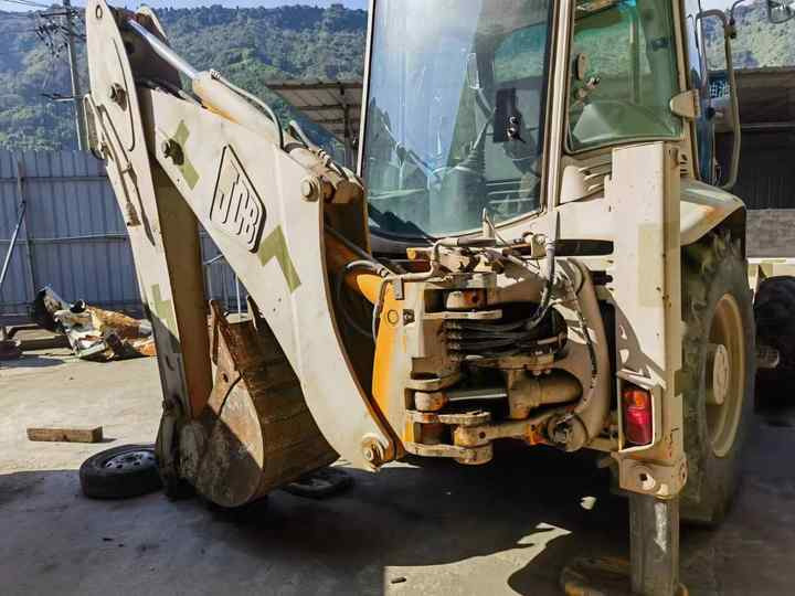 Backhoe loader JCB 3CX 4*4 tlb loader UKmade, used cheap JCB 3CX retro loader and digger - Retroexcavadora: foto 2 Backhoe loader JCB 3CX 4*4 tlb loader UKmade, used cheap JCB 3CX retro loader and digger - Retroexcavadora: foto 2