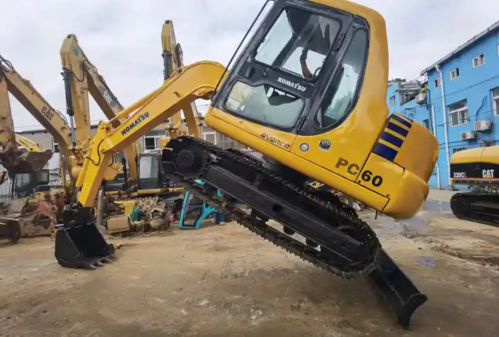 Best-selling Original Japan Small-scale Used Digger Excellent Condition Second Hand Komatsu Pc60-7 Crawler Excavator - Excavadora de cadenas: foto 4 Best-selling Original Japan Small-scale Used Digger Excellent Condition Second Hand Komatsu Pc60-7 Crawler Excavator - Excavadora de cadenas: foto 4