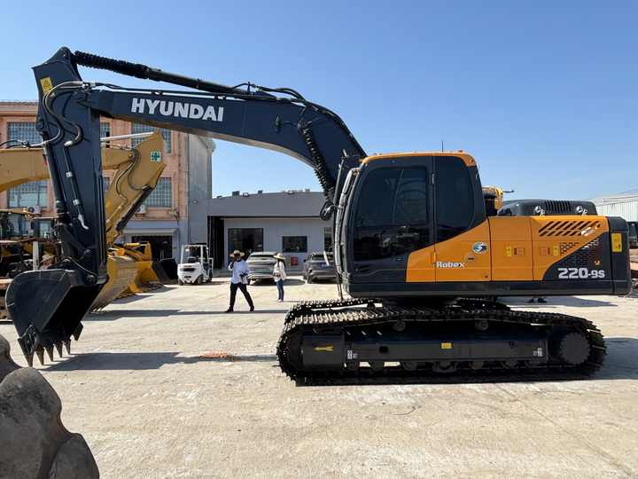 Cheap Price Original Used Hyundai 220 Excavator Hyundai 220LC-9s 220lc Excavator for Sale in Stock Secondhand Digger - Excavadora: foto 5 Cheap Price Original Used Hyundai 220 Excavator Hyundai 220LC-9s 220lc Excavator for Sale in Stock Secondhand Digger - Excavadora: foto 5