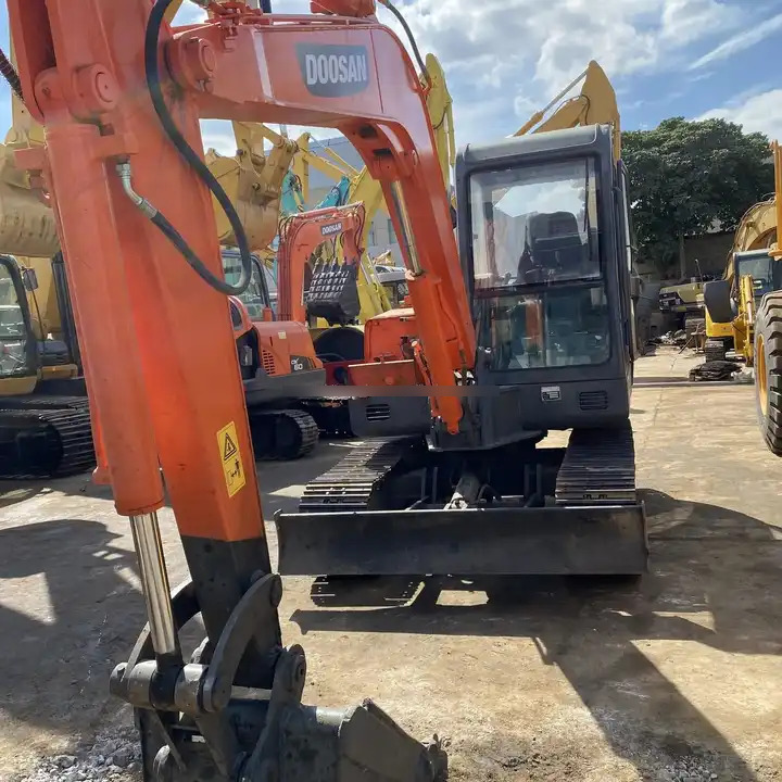 Doosan DH55-V Used Excavator Crawler Excavator Second Hand Japan Engine DH55-V Doosan Excavator in stock for sale - Miniexcavadora: foto 1 Doosan DH55-V Used Excavator Crawler Excavator Second Hand Japan Engine DH55-V Doosan Excavator in stock for sale - Miniexcavadora: foto 1