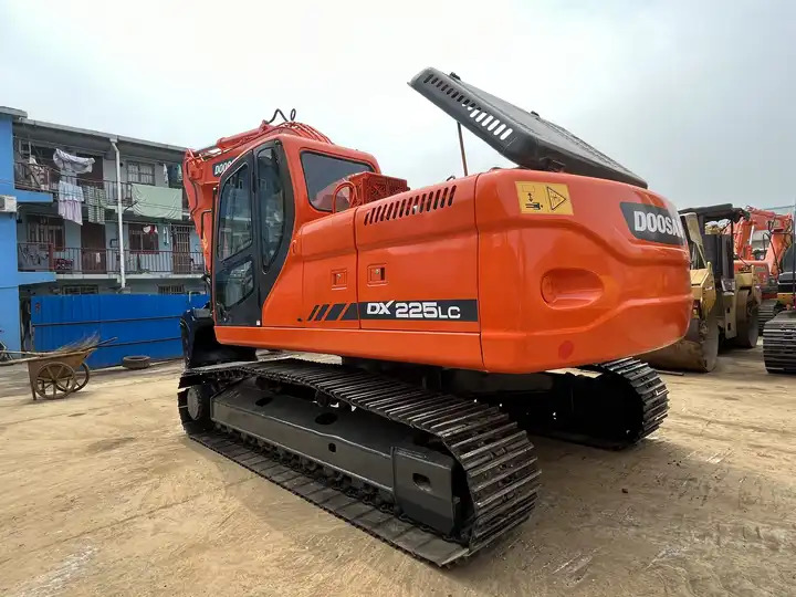 Good Price Tracked Excavator Doosan Dx225 Dx150 Korea Construction Machinery In Shanghai - Excavadora de cadenas: foto 3 Good Price Tracked Excavator Doosan Dx225 Dx150 Korea Construction Machinery In Shanghai - Excavadora de cadenas: foto 3
