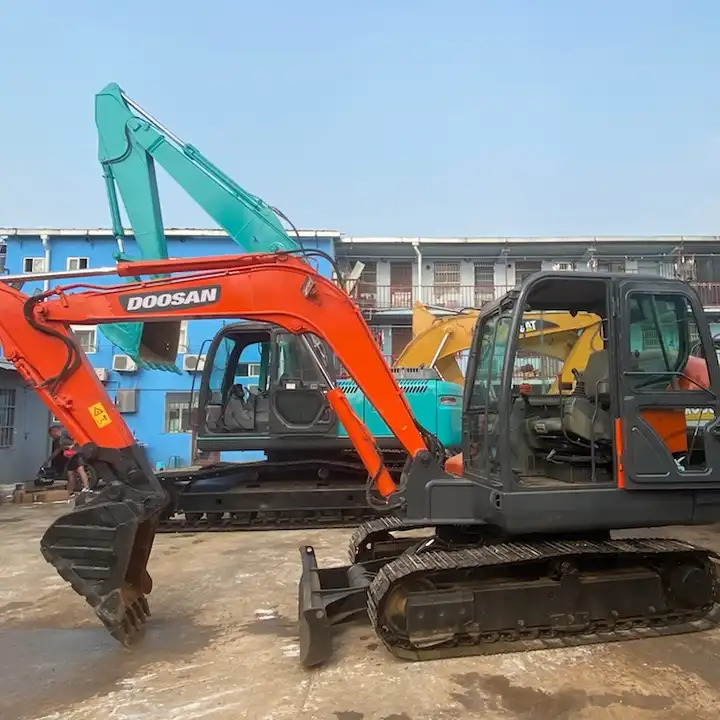 High Quality Secondhand Small Excavator Doosan Dx60 Dx75 Korea Origin Mini Excavator Machine Good Price For Guyana - Excavadora de cadenas: foto 2 High Quality Secondhand Small Excavator Doosan Dx60 Dx75 Korea Origin Mini Excavator Machine Good Price For Guyana - Excavadora de cadenas: foto 2
