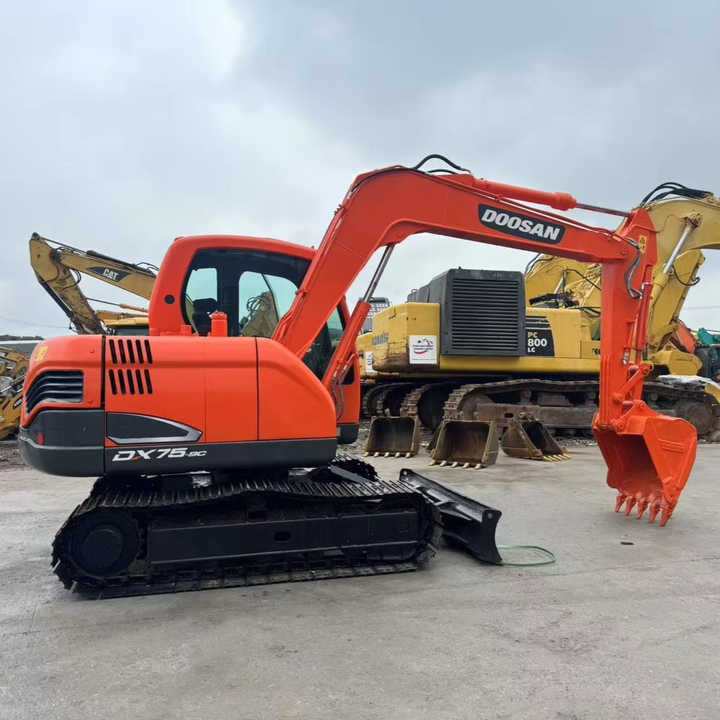Hot Sale Used Doosan DX75-9C Excavator Doosan 7.5 Ton Crawler Digger Original Equipment - Excavadora de cadenas: foto 1 Hot Sale Used Doosan DX75-9C Excavator Doosan 7.5 Ton Crawler Digger Original Equipment - Excavadora de cadenas: foto 1