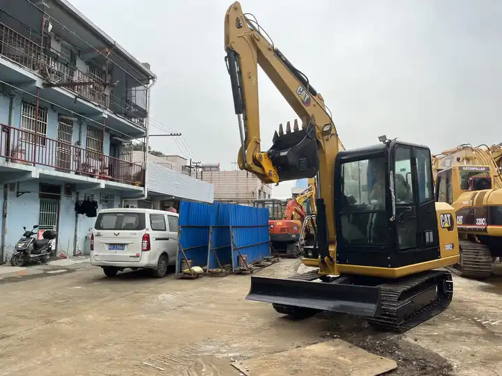 Japan CAT 306E 306E2 306D 305.5 307 308 excavator 95% new retro CAT 305.5 5.5tons with mini excavator bucket - Excavadora de cadenas: foto 3 Japan CAT 306E 306E2 306D 305.5 307 308 excavator 95% new retro CAT 305.5 5.5tons with mini excavator bucket - Excavadora de cadenas: foto 3