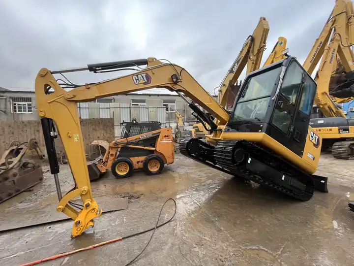 Japan excavator 6ton CAT 306E 306E2 306D 305.5 307 308 excavator 95% new retro CAT 305.5 5.5tons with mini excavator bucket - Excavadora de cadenas: foto 5 Japan excavator 6ton CAT 306E 306E2 306D 305.5 307 308 excavator 95% new retro CAT 305.5 5.5tons with mini excavator bucket - Excavadora de cadenas: foto 5