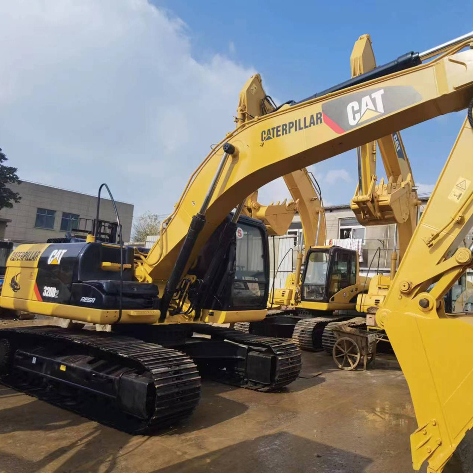 Used CAT 320 320B 320C 320D Excavator with bucket for excavator - Excavadora de cadenas: foto 1 Used CAT 320 320B 320C 320D Excavator with bucket for excavator - Excavadora de cadenas: foto 1