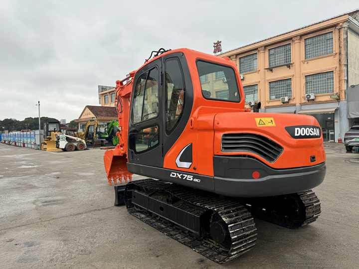 Used Excavator Doosan DX75-9C Second-hand Excavator Digger DX75-9C Compact Shovel Crawler Doosan 75 Excavator Doosan Dx75-9C - Excavadora de cadenas: foto 4 Used Excavator Doosan DX75-9C Second-hand Excavator Digger DX75-9C Compact Shovel Crawler Doosan 75 Excavator Doosan Dx75-9C - Excavadora de cadenas: foto 4