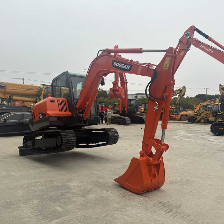 Used Excavator Doosan Dx60 Excavators Earth-moving Machinery Doosan Dx60 Dx80 Dx75 Dx225 Dh55 Dx60-9c for Sale - Excavadora de cadenas: foto 1 Used Excavator Doosan Dx60 Excavators Earth-moving Machinery Doosan Dx60 Dx80 Dx75 Dx225 Dh55 Dx60-9c for Sale - Excavadora de cadenas: foto 1