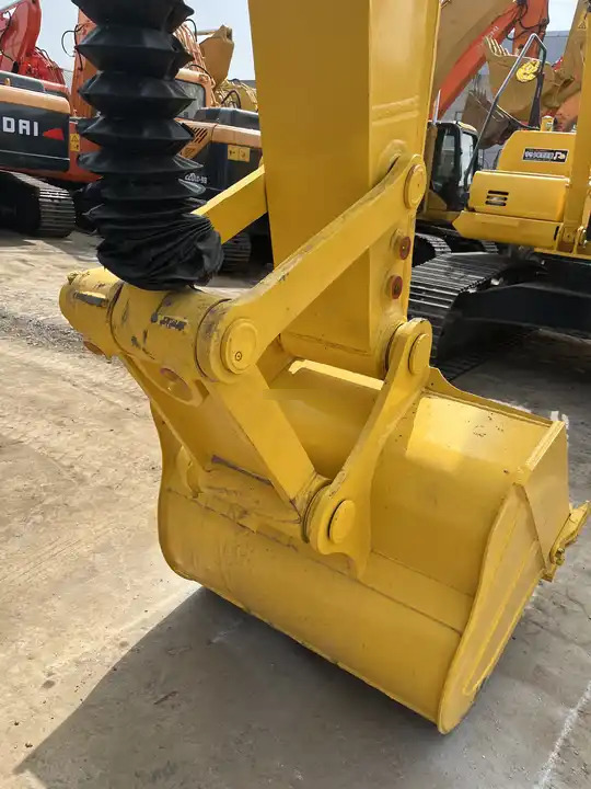 Used Japan Komatsu Pc220-8 Komatsu 20 Ton Excavator With High Quality/komatsu 220 Excavator At Low Price - Excavadora: foto 3 Used Japan Komatsu Pc220-8 Komatsu 20 Ton Excavator With High Quality/komatsu 220 Excavator At Low Price - Excavadora: foto 3