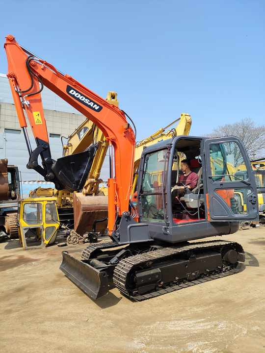 Used excavator doosan dx60 excavators machinery doosan dx60 dx80 dx75 dx225 dh60 dh60-7 excavator - Excavadora de cadenas: foto 3 Used excavator doosan dx60 excavators machinery doosan dx60 dx80 dx75 dx225 dh60 dh60-7 excavator - Excavadora de cadenas: foto 3