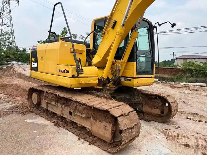 Used komatsu medium excavator PC130-7 /KOMATSU 130-7/ used japanese komatsu excavator 13 ton for sale - Excavadora de cadenas: foto 5 Used komatsu medium excavator PC130-7 /KOMATSU 130-7/ used japanese komatsu excavator 13 ton for sale - Excavadora de cadenas: foto 5