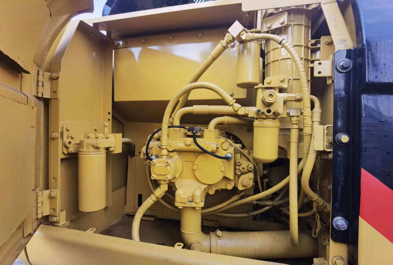 Chinese cheap excavator 85% new cat 320d track excavator price - Excavadora de cadenas: foto 5 Chinese cheap excavator 85% new cat 320d track excavator price - Excavadora de cadenas: foto 5