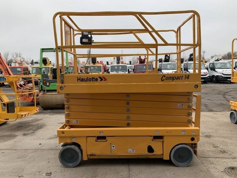 Haulotte Compact 14 - 14 m, electric - Plataforma de tijeras: foto 5 Haulotte Compact 14 - 14 m, electric - Plataforma de tijeras: foto 5