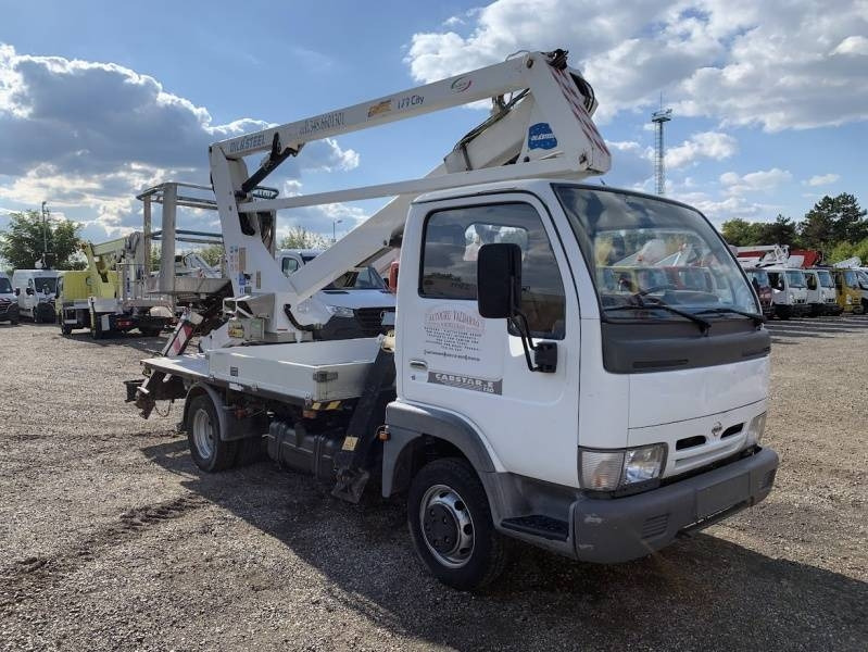 Nissan Cabstar Oil&Steel Snake 179 City - 17,5m, 200 kg - Camión con plataforma elevadora: foto 1 Nissan Cabstar Oil&Steel Snake 179 City - 17,5m, 200 kg - Camión con plataforma elevadora: foto 1