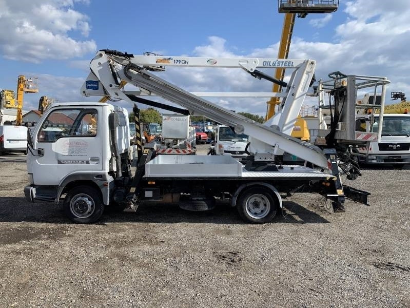 Nissan Cabstar Oil&Steel Snake 179 City - 17,5m, 200 kg - Camión con plataforma elevadora: foto 5 Nissan Cabstar Oil&Steel Snake 179 City - 17,5m, 200 kg - Camión con plataforma elevadora: foto 5