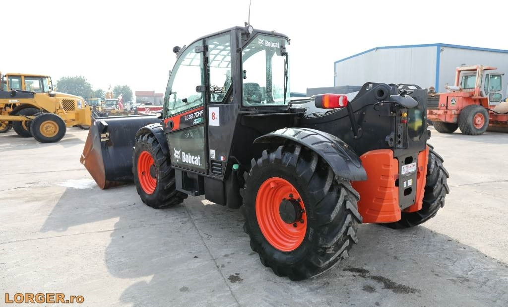 Bobcat TL38.70HF - Manipulador telescópico: foto 2 Bobcat TL38.70HF - Manipulador telescópico: foto 2