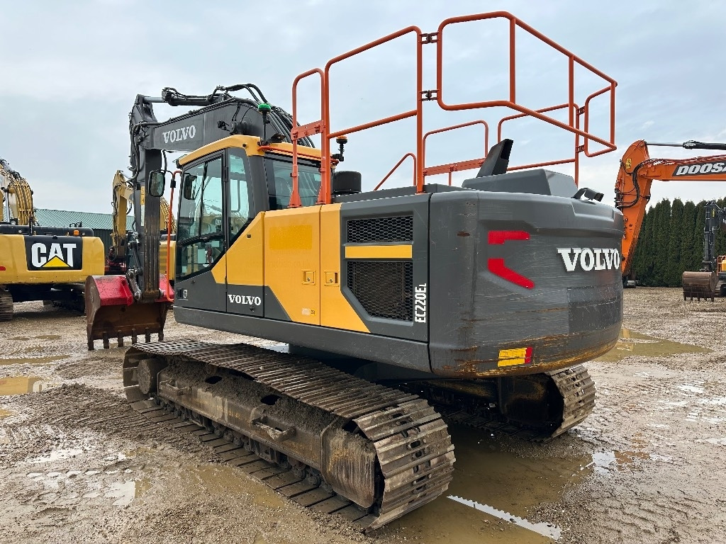 Excavadora de cadenas Volvo EC 220 EL: foto 14