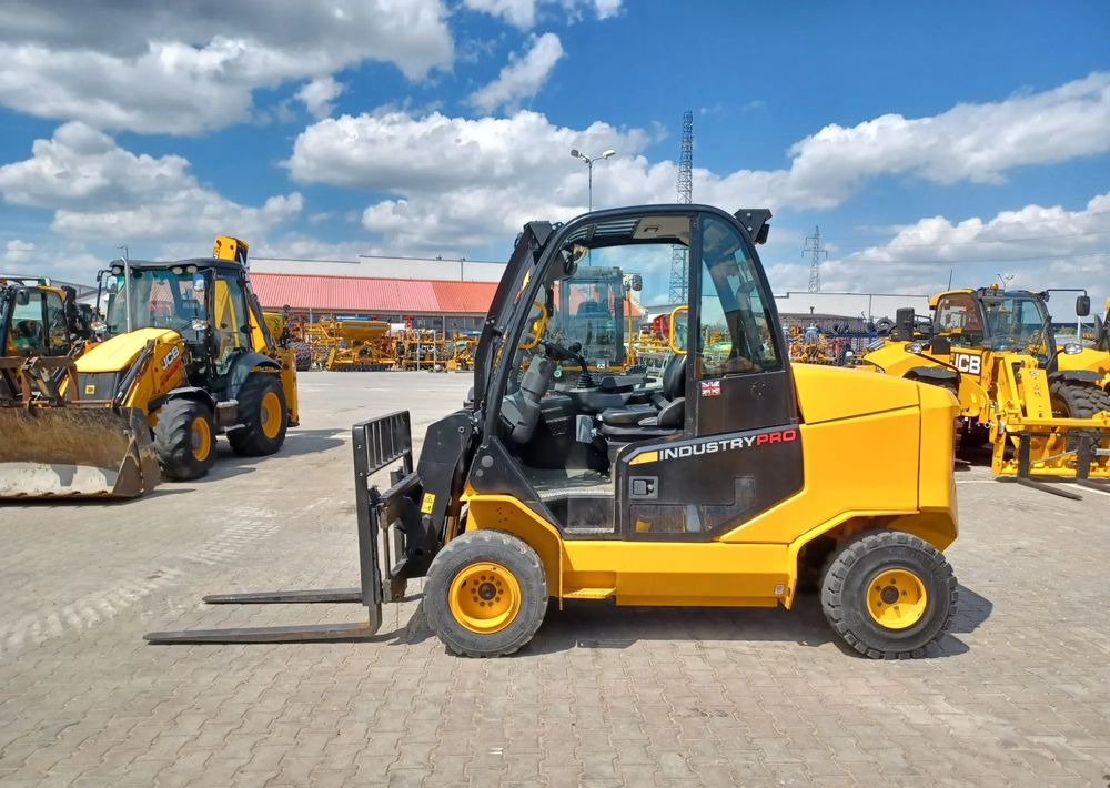 JCB TLT 35-26D - Manipulador telescópico, Carretilla elevadora: foto 3 JCB TLT 35-26D - Manipulador telescópico, Carretilla elevadora: foto 3